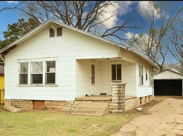 714 S 10th St, Ponca City, OK 74601