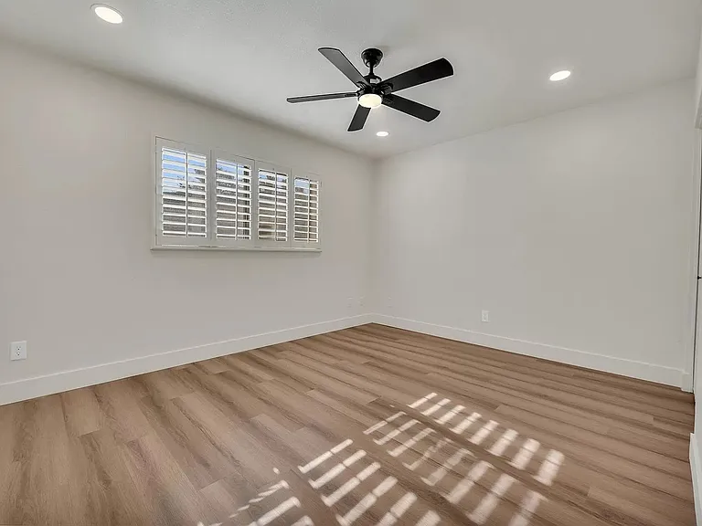 2505 N 61st Way — Photo 18