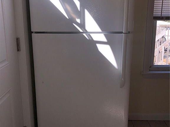 3rd image of 248 Putnam Pike APT 3