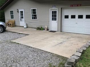 6745 Poplar Grove Rd, Freetown, IN 47235