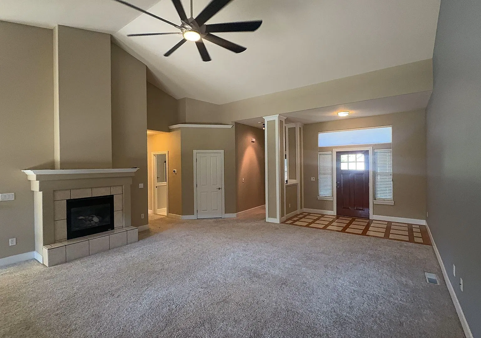 2 Bedroom 2 Bathroom Home on the Five-Star Eagle Point Golf Course — Photo 3
