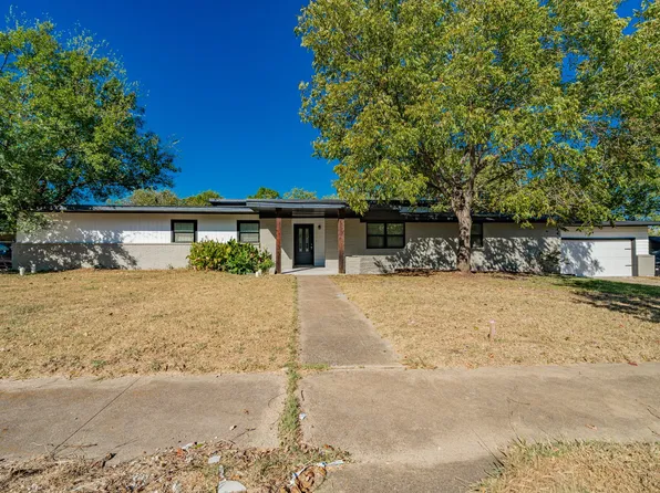 805 NW 9th St, Grand Prairie, TX 75050