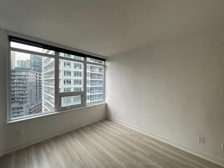17 Bathurst St #1502 — Photo 17
