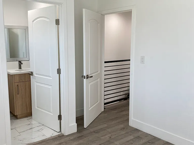 2300 Carmona Ave — Photo 49