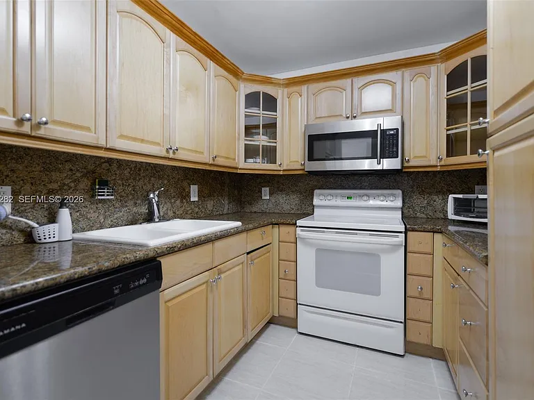 1950 S Ocean Dr #17N — Photo 10