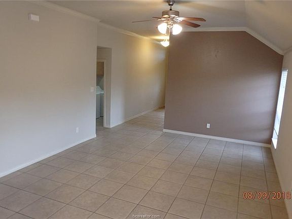 4th image of 938 Crystal Dove Ave