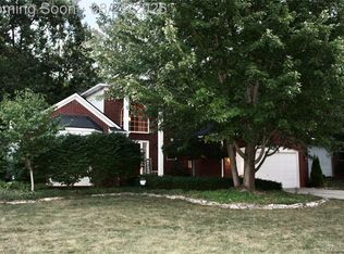 5311 Sandalwood Ct, Grand Blanc, MI 48439