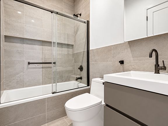 4th image of 1106 Gates Ave #5A
