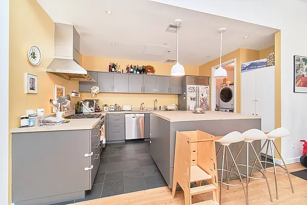 Rented by Living New York | media 37