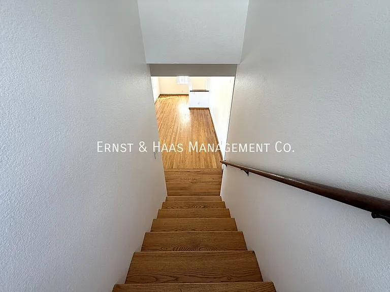 4723 Blackthorne Ave — Photo 30