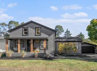 2955 Longview Ave, Rochester Hills, MI 48307