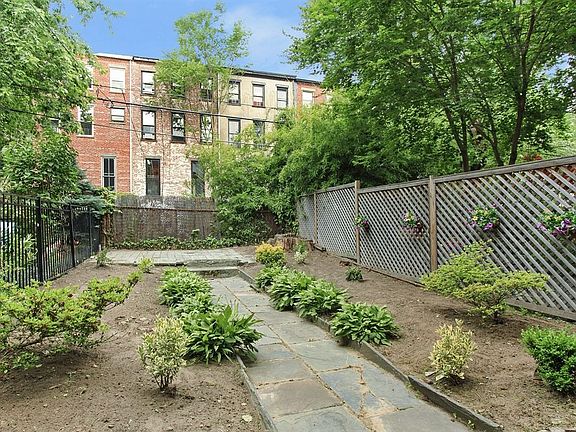 5th image of 36 Park Pl