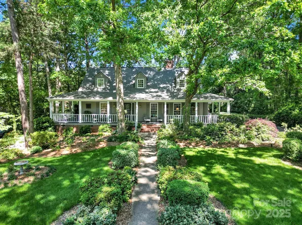 4 Hummingbird Ct, Clover, SC 29710