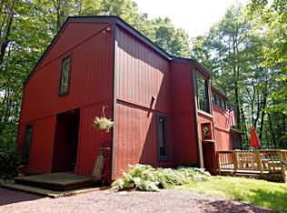 631 Conestoga Trl, Pocono Pines, PA