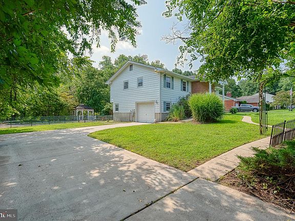 4th image of 1306 Grandview Ct