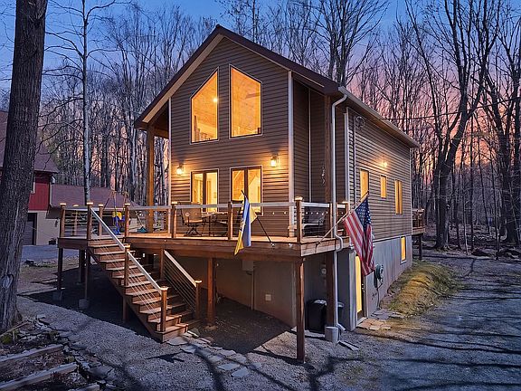 2nd image of 1053 Boathouse Rd
