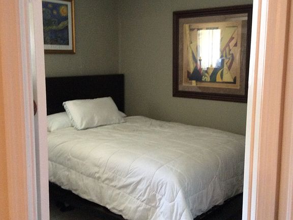 2nd image of 32 Silver Falls Cir