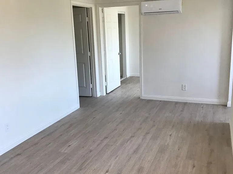 1190 Oak Grove Dr — Photo 4