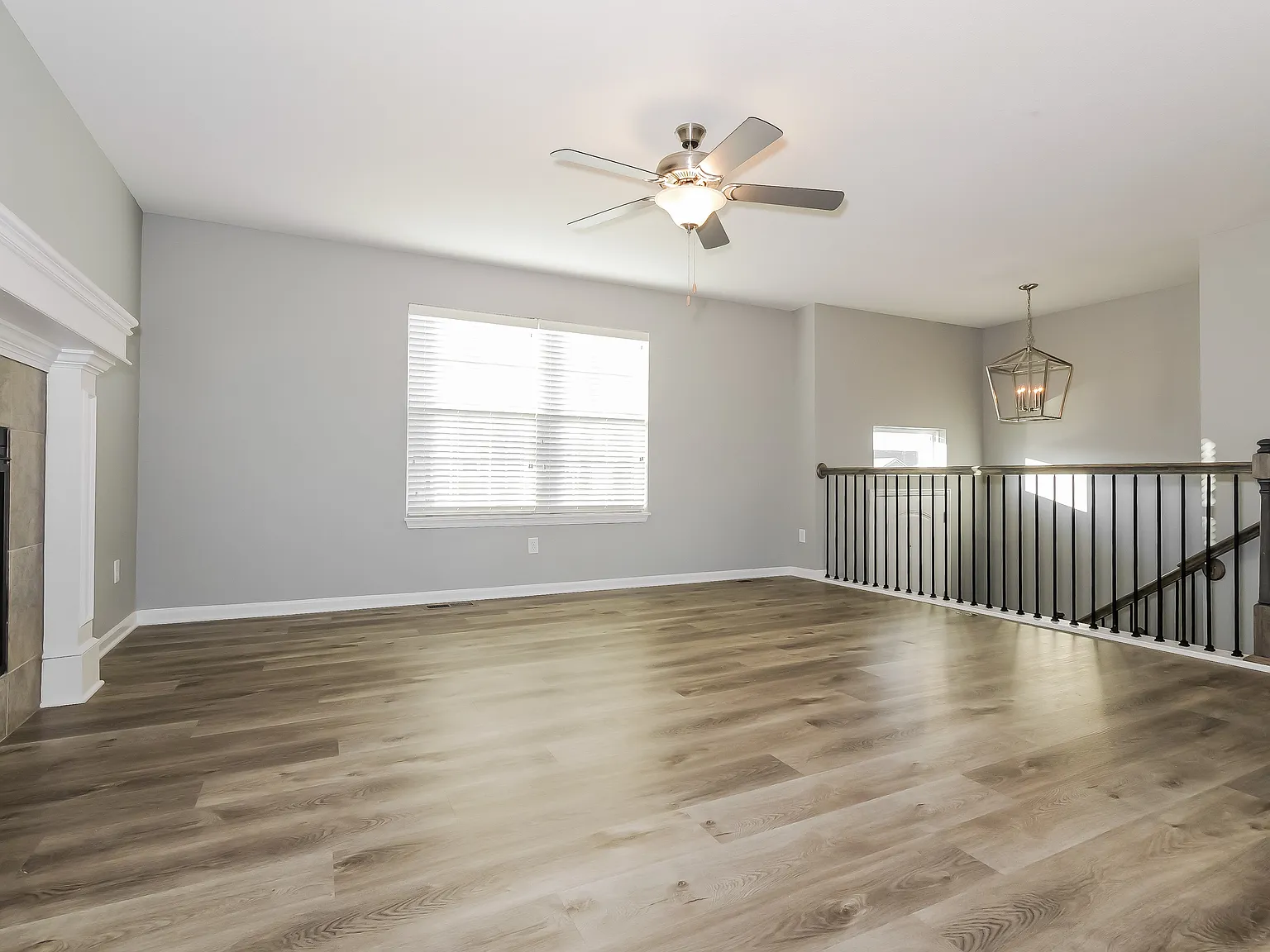 4 bed, 3.0 bath, 1971 sqft, $2,299 — Photo 2