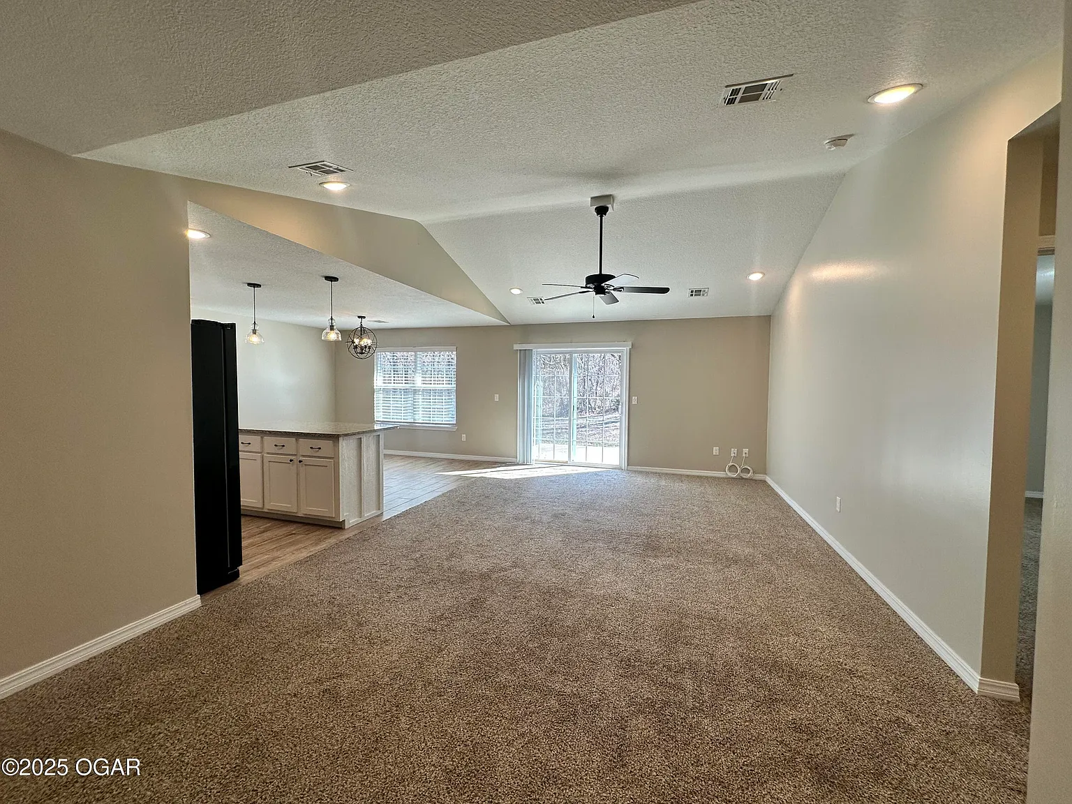 3 bed, 2.0 bath, 1516 sqft, $1,450 — Photo 4