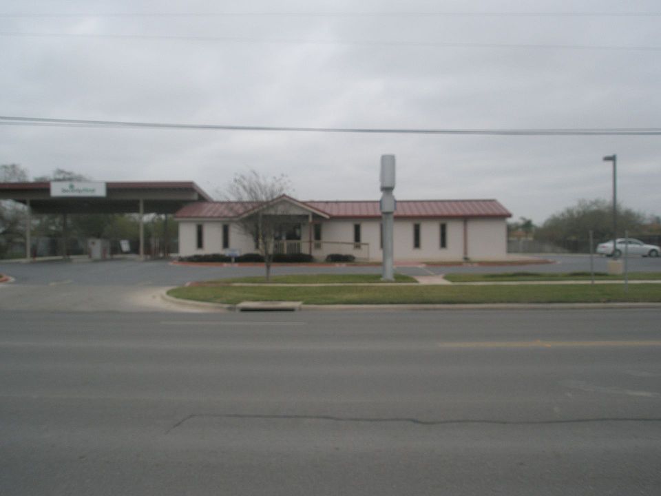 1st image of 1218 W Dicker Dr