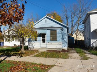 873 4th St NW, Grand Rapids, MI 49504