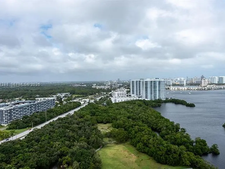 16385 Biscayne Boulevard Cu #2904 — Photo 10