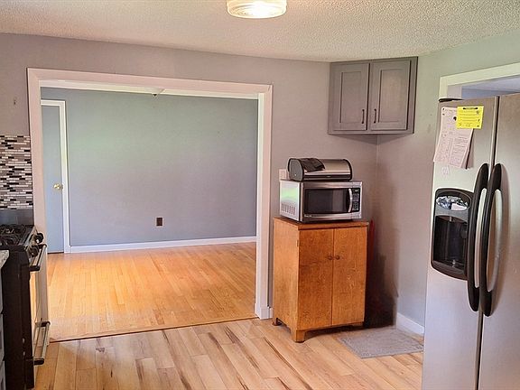 3rd image of 115 Senator St