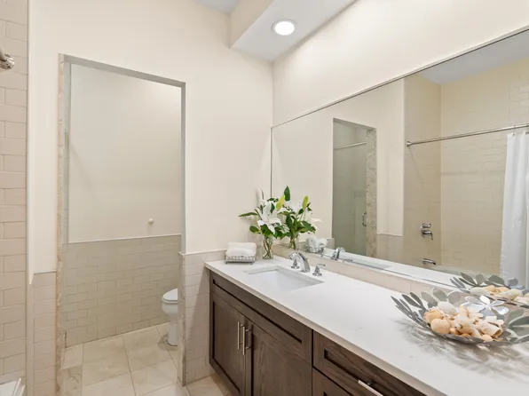 90 Bay Street Landing image 29 of 49