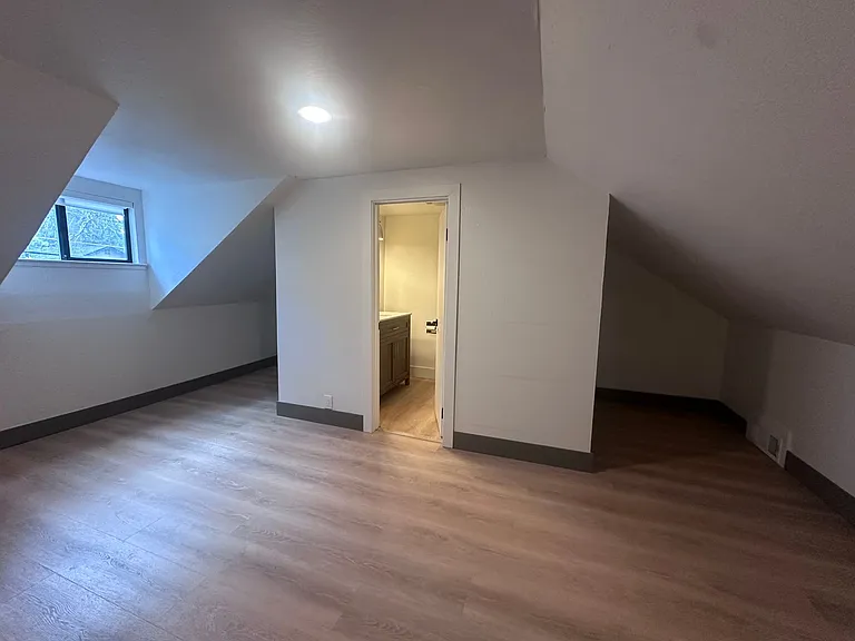 886 Tahoe Island Dr — Photo 11