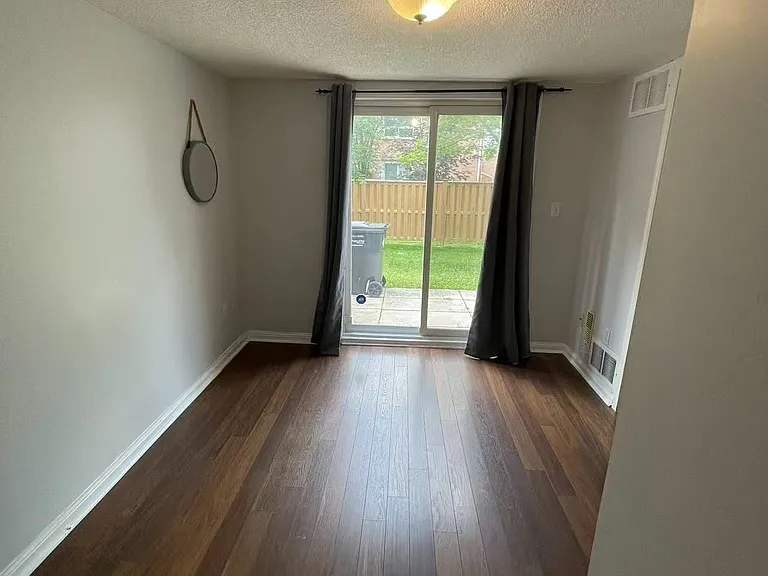80 Acorn Pl #112 — Photo 18