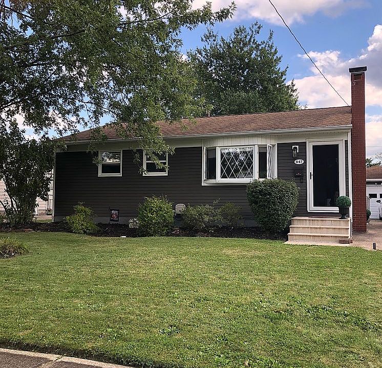 1st image of 847 Hollywood Dr