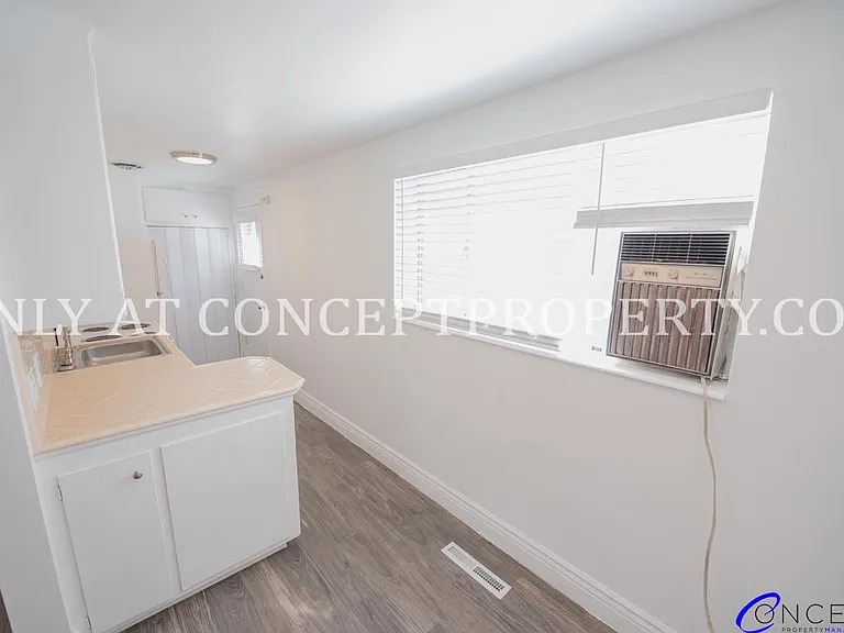 227 E St — Photo 11