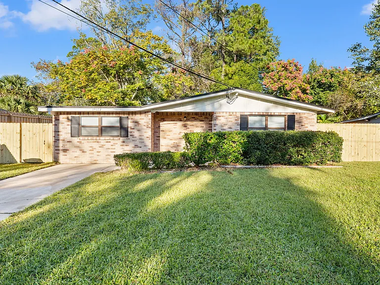 10172 Melanie Ave — Photo 1