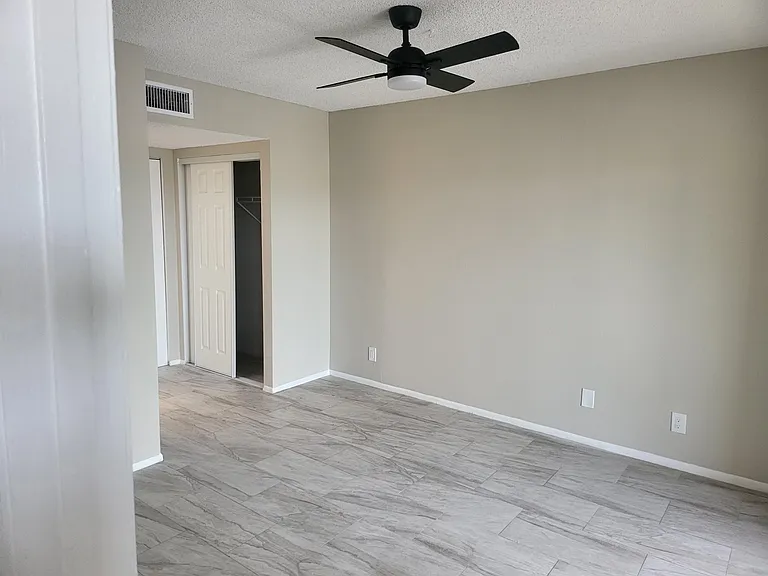 1562 SE Royal Green Cir #201 — Photo 11