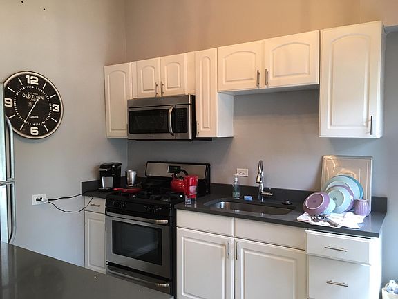 4th image of 1338 N La Salle Dr APT 2F