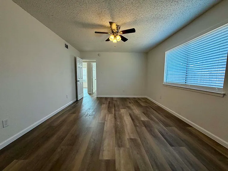 18907 Platte River Way — Photo 9