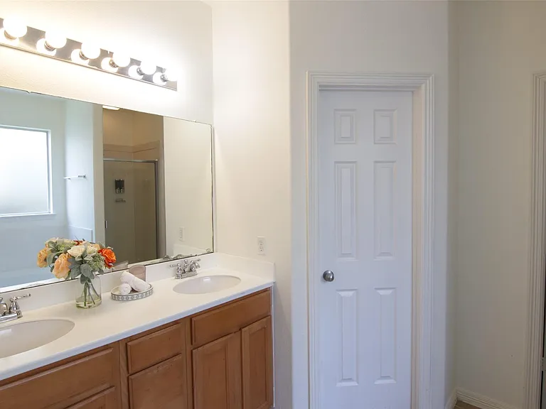 2027 Creek Run Dr — Photo 15