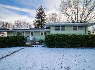 100 Warren Pl, Dekalb, IL 60115