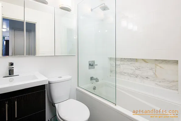 Rented by aptsandlofts.com | media 8