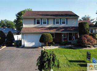 8 Paris Ave, Edison, NJ 08820