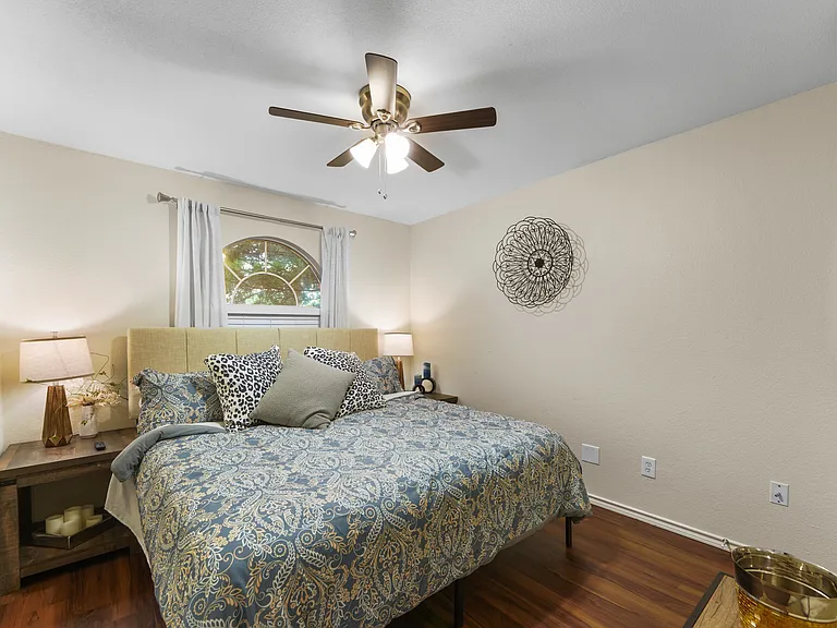 1001 Ridgecrest Dr — Photo 15