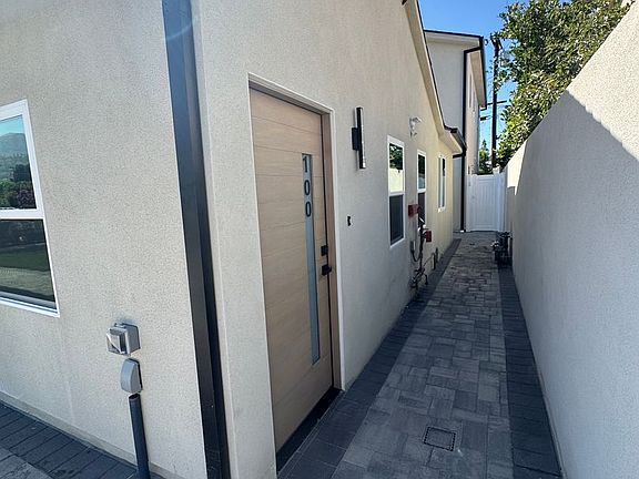 4th image of 1816 Rosita Ave #100