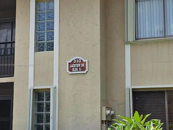 310 Lakeview Dr APT 104, Weston, FL 33326
