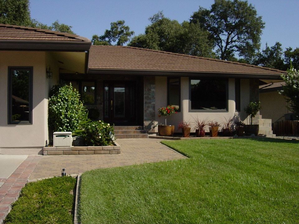 1st image of 3395 Oakcreek Dr