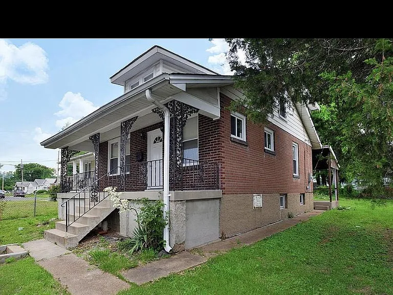 3619 Risch Ave — Photo 2