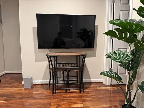 2 bed, 610 sqft, $2,900 — Photo 3