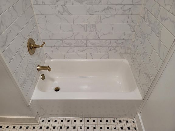 3rd image of 95 Horne St