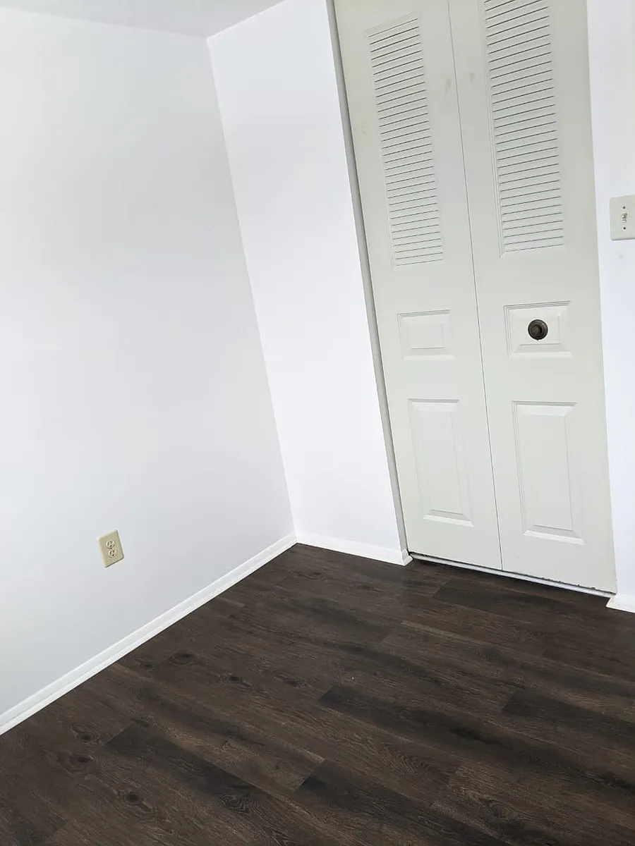 Up stairs Room2 - 6401 Brambleton Rd