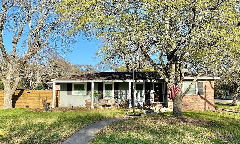 1st image of 804 Avenue E